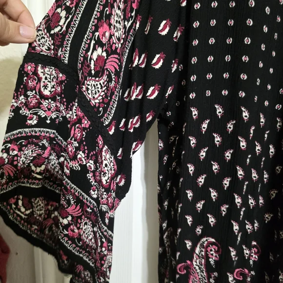 Bila Black and Pink Paisley Blouse XXL - Picture 3 of 5